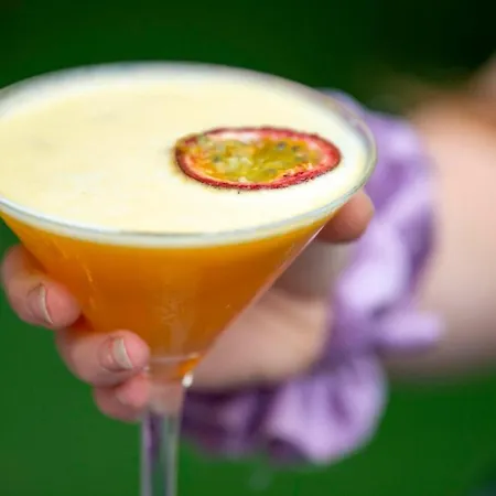 אורחן The Bailey Gastro Bar את'לון