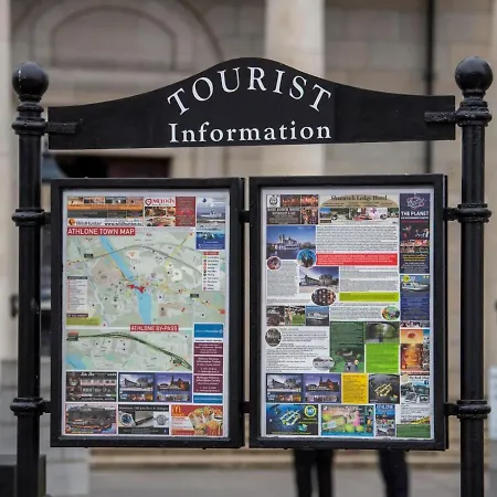 The Bailey Gastro Bar אורחן *