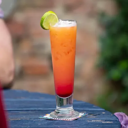 The Bailey Gastro Bar אורחן את'לון