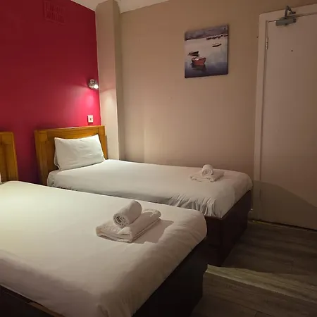 אורחן The Bailey Gastro Bar את'לון